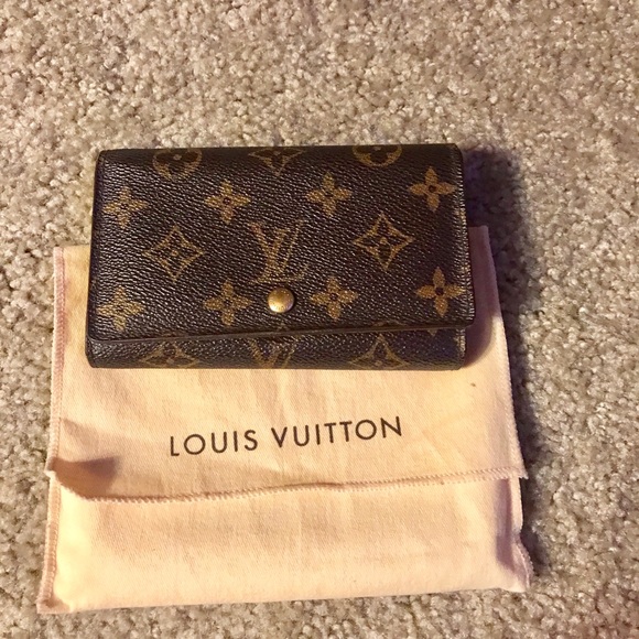 Louis Vuitton Handbags - Authentic Louis Vuitton Wallet